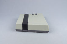 AVS RetroUSB Konsole FPGA HDMI spielt Nintendo NES OVP CIB